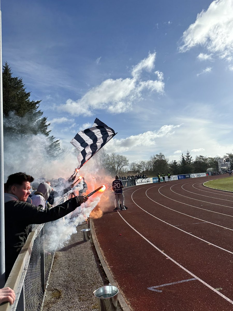 Magnekydland's tweet photo. Litt køppfoball på ein elles heilt vanleg onsdag @FeltOStavanger @Vikinghordene1 @vikingfotball #torvastad #karmøynå https://t.co/jp6g6XN11x