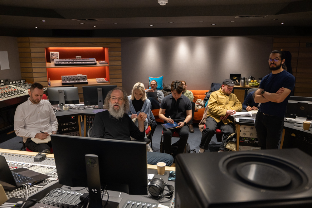 Day 3️⃣: Song Production Masterclass w/ Andrew Scheps⁠ ⁠ That’s a wrap!⁠ ⁠ It’s been an incredible four days documenting Andrew Scheps's Song Production Masterclass. For the third day, attendees headed to @AbbeyRoad for a mixing session. 📸 Jay Hirano