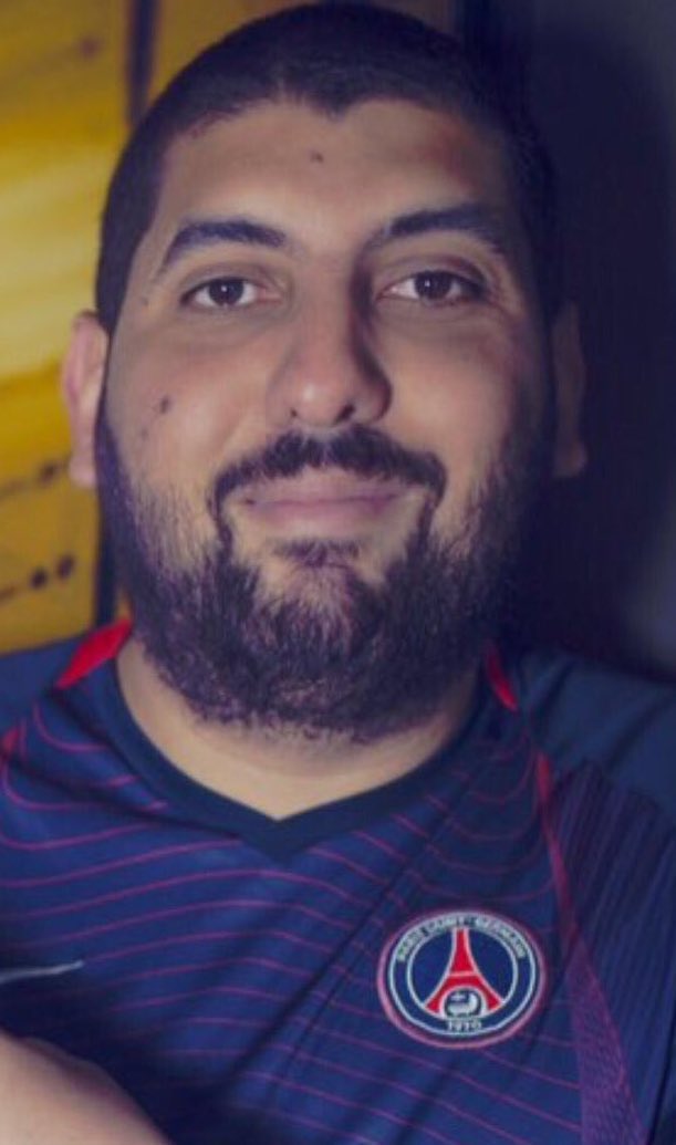 ActuFoot_'s tweet image. Il y a 8 ans aujourd'hui, Momo, grand supporter du Paris Saint-Germain et animateur sur Skyrock, nous quittait.

On ne t'oublies pas. ❤️