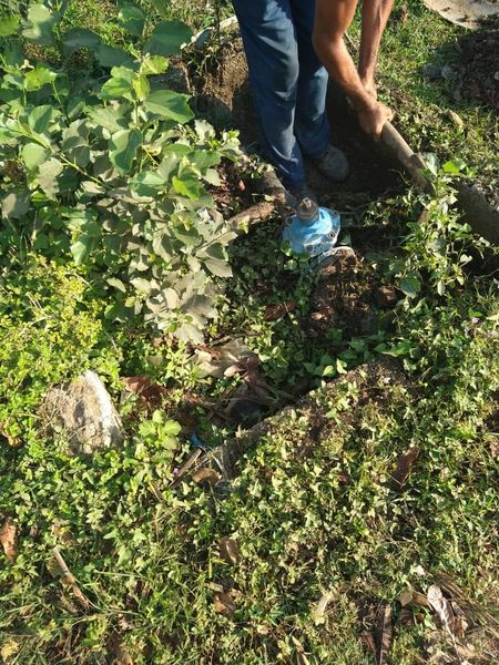 eaacmg's tweet photo. Trabajo   de reparación en la conductora de agua de la comunidad de San Carlos 1  en Batalla de las Guásimas, UEB Acueducto Vertientes perteneciente a la EAA  Camagüey. https://t.co/MybFVCRapA