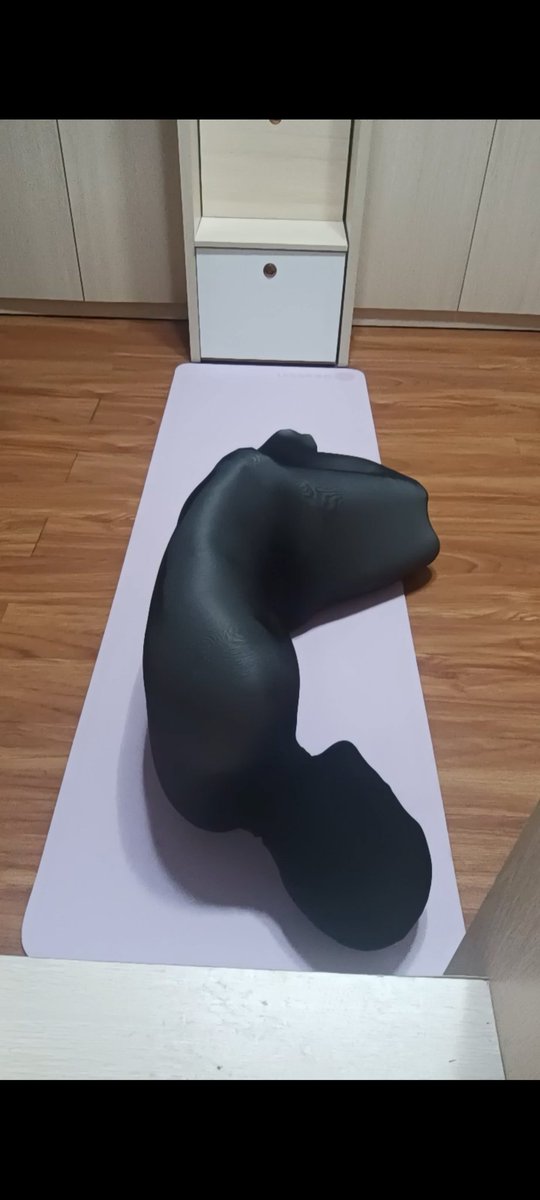 我他妈是个天才，第一层都开始往下拉到小腿了才发现头上还有一大截没往下拉......🙃