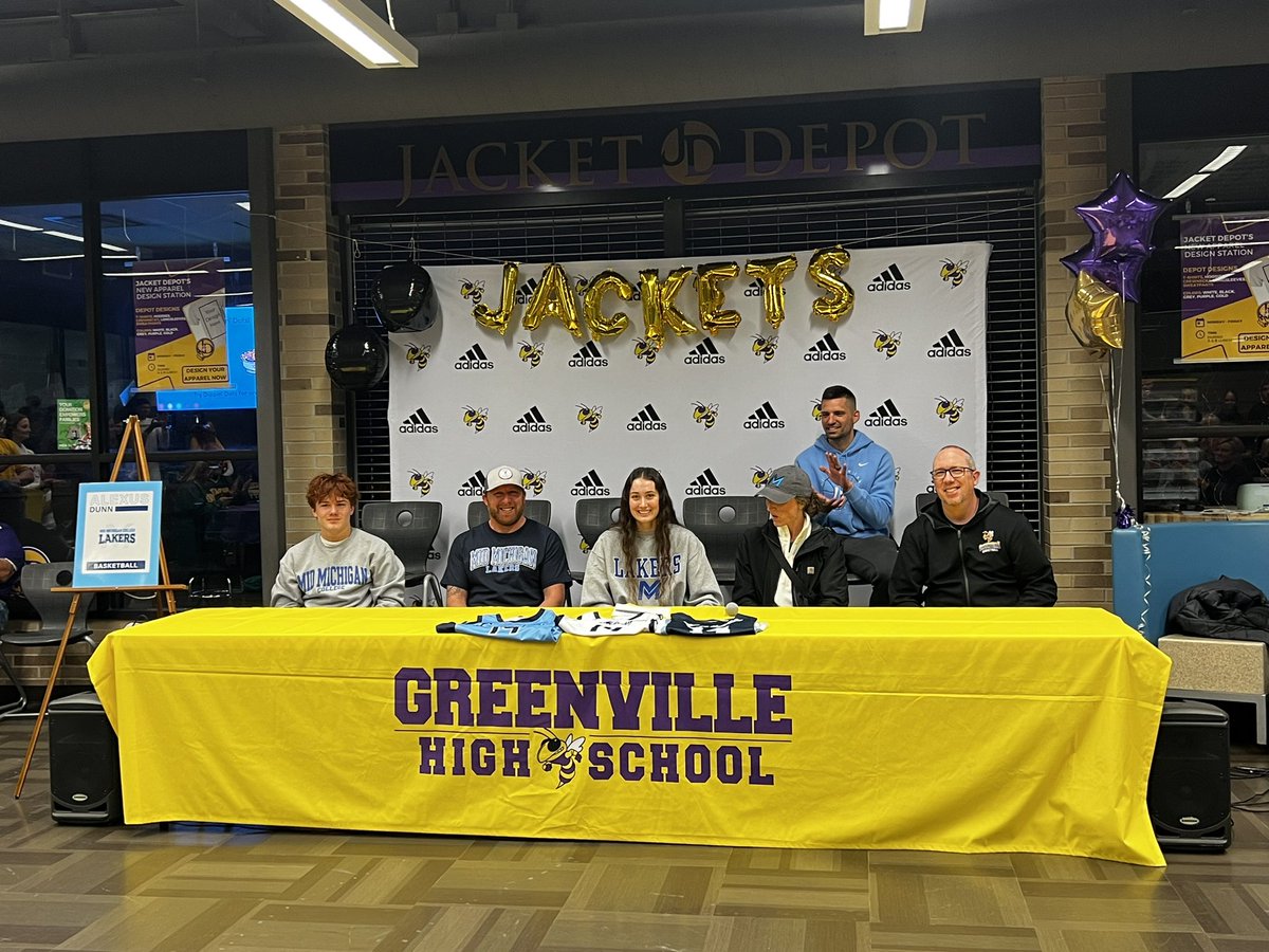 Congratulations Alexus &amp; Emma on their college signing today at GHS! 🏀

Alexus Dunn ➡️ Mid Michigan CC
Emma Rewa ➡️ Montcalm CC

#NextPlay