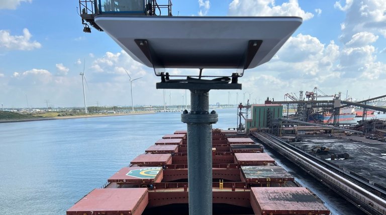 Seanergy Maritime and its spin-off company United Maritime have begun a project to roll out Starlink connectivity systems to their combined fleet of vessels, in collaboration with satcom provider Navarino 🌊🚢