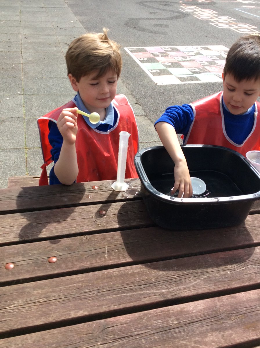 AppleySaintsCE's tweet photo. Great work on capacity today in #ABASY1.
The children enjoyed showing full, empty, half full, almost full and nearly empty.
@CidariEducation @WhiteRoseEd @WN6_Mums #abasmat https://t.co/igCz7ZSuIp
