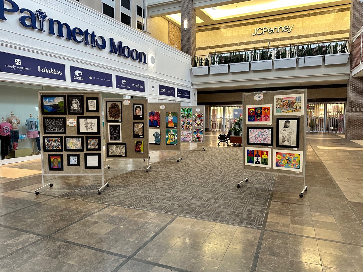 🎨 Exciting news! The DPS Spring Art Show is now live at Southpoint Mall 🌟 Secondary student artwork is captivating visitors until May 4th, with elementary pieces set to dazzle from May 5th to May 18th. Don't miss this showcase of our talented students' creativity! #DPSArts