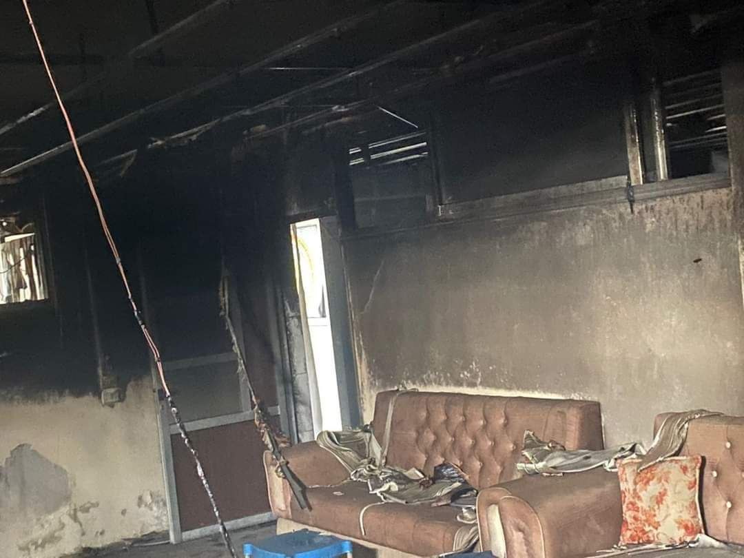 SDF militiamen burned down an office of the Kurdish National Council in the city of Qamishli, northeastern Syria.