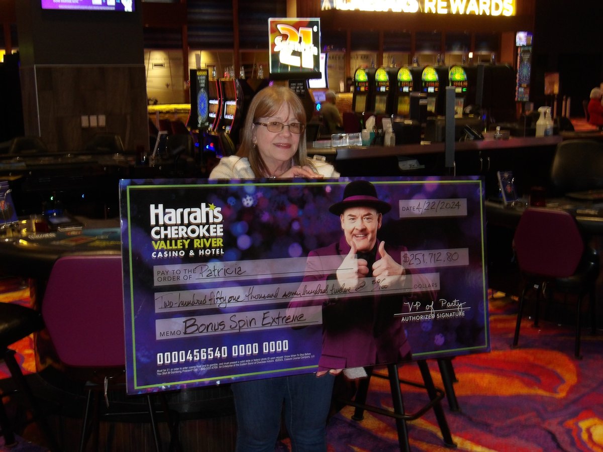 What would you do with an extra $250K? 💸 

Congrats to Patricia on this Bonus Spin Extreme jackpot! 🤑 #harrahsvalleyriver #winnerwednesday
__________
21+
Know when to stop before you start. Gambling problem? Call 1-800-522-4700