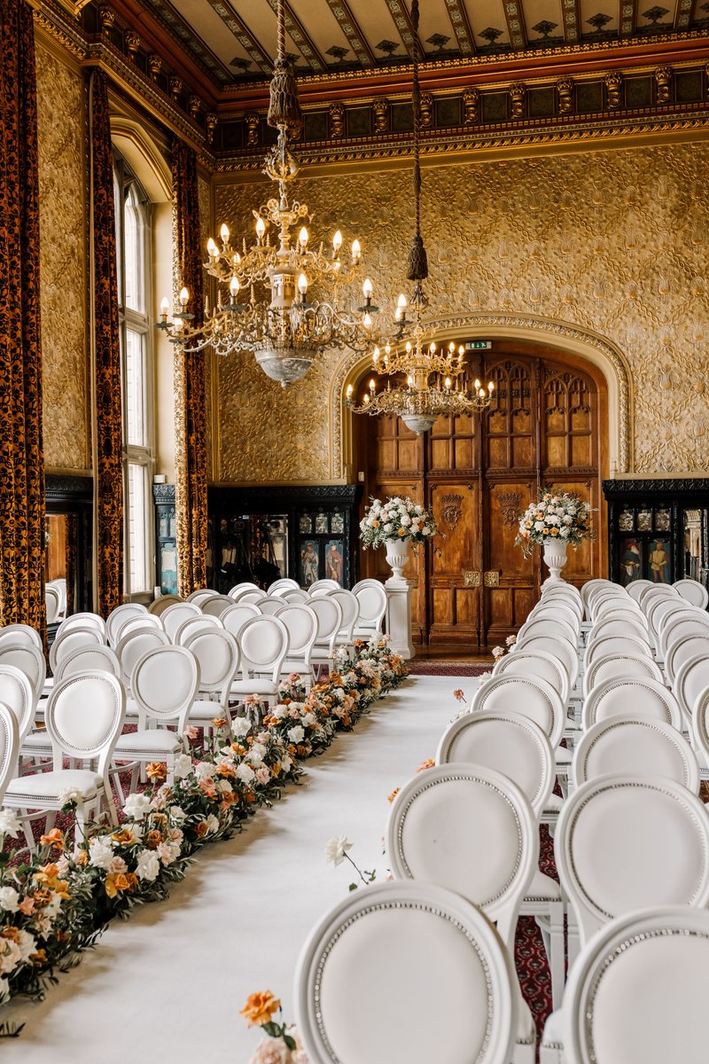 Weddings at Carlton Towers 💍 📸 Lynsey Doran Photography 🌸 The Blonde and The Blooms #carltontowers #statelyhome #weddings #weddingphotography #weddinginspiration #yorkshire