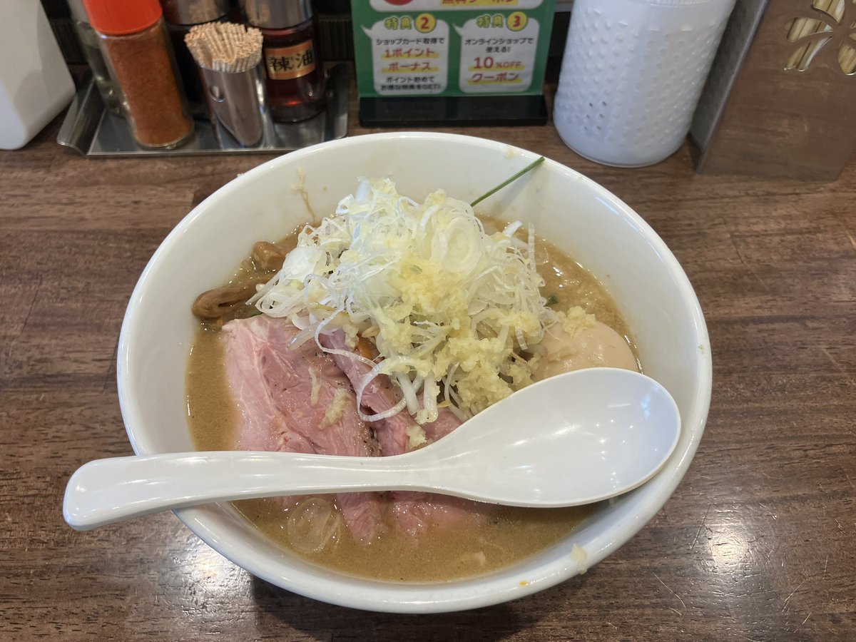 tekitopipo's tweet photo. @nabekodayo_rmu 先日タバコを吸い出したガラム愛好家の者です。以後お見知り置きを。 https://t.co/FrS5CSfdgG