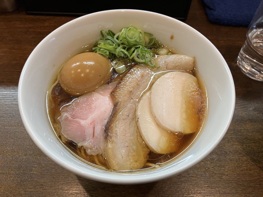 tekitopipo's tweet photo. @nabekodayo_rmu 先日タバコを吸い出したガラム愛好家の者です。以後お見知り置きを。 https://t.co/FrS5CSfdgG