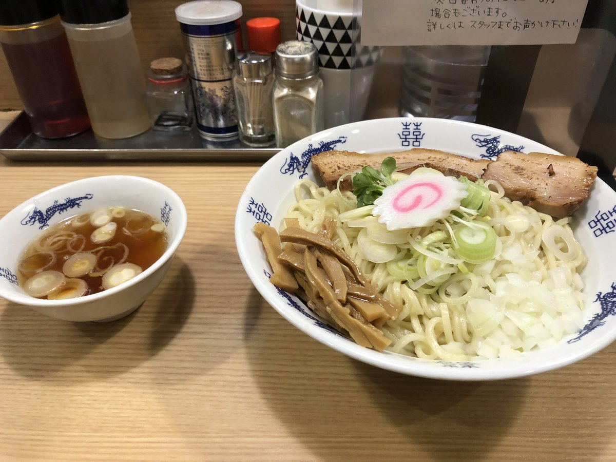 tekitopipo's tweet photo. @nabekodayo_rmu 先日タバコを吸い出したガラム愛好家の者です。以後お見知り置きを。 https://t.co/FrS5CSfdgG