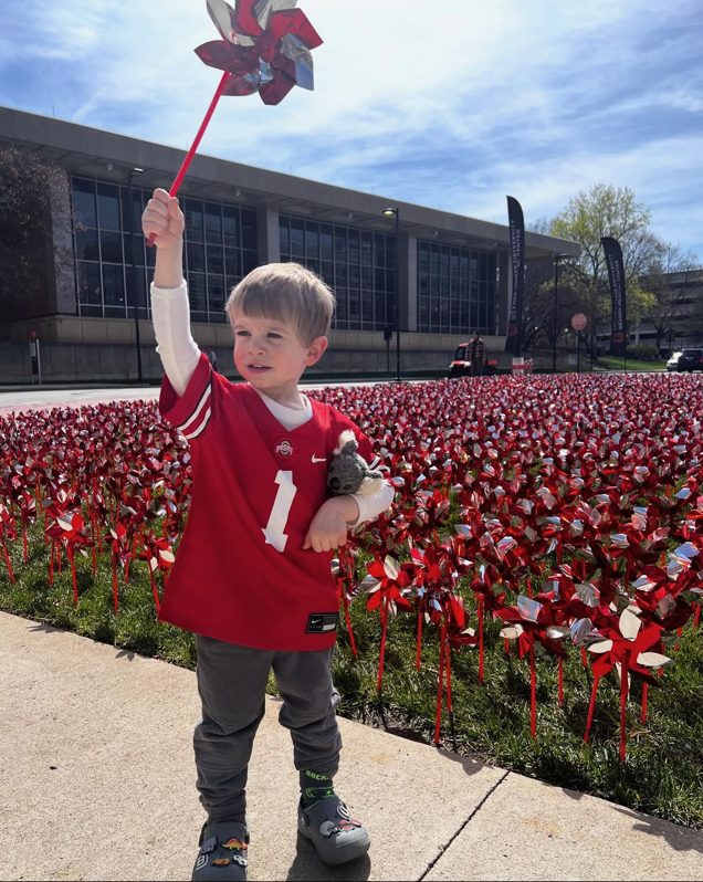 At #OSUWexMed, it's as sure a sign of spring as birdsong and daffodils: a sea of 12,500 pinwheels. Each has 1 stem with 8 spokes, representing the power of 1 person to save up to 8 lives through organ donation & transplantation. #Buckeye4Life 📸: @amyandryc (Instagram)