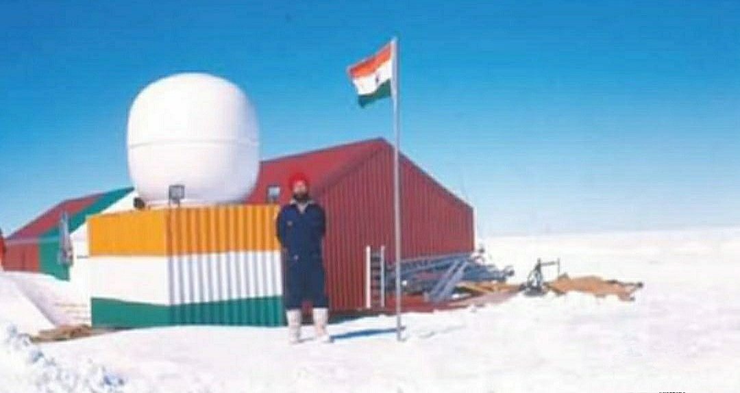 𝗣𝗜𝗡 𝗖𝗢𝗗𝗘 𝗠𝗛-𝟭𝟳𝟭𝟴
📍India Post Opens 3rd Post Office In Antarctica
📍Currently, Maitri and Bharati are the 2 active research stations that India operates in Antarctica
#Indiapost #UPSC #UPSC2024 #IAS #UPSCPrelims2024 #Antarctique #post