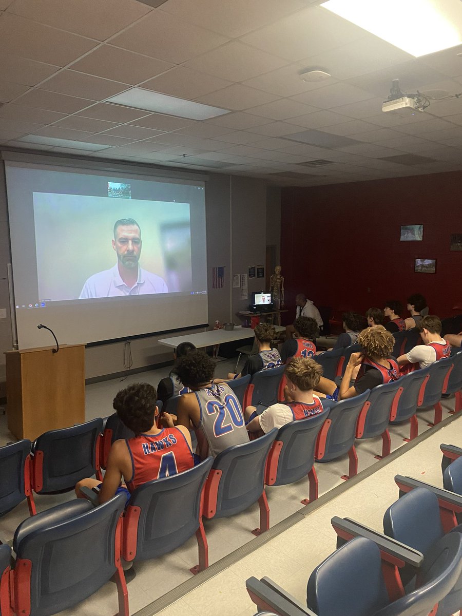 hayshawkshoops's tweet photo. Thank you @CoachBenSanders , Head Coach of Ostineros de Guaymas in the @cibacopamx for sharing your insights with our basketball players! We appreciate your time !!! https://t.co/LlPh6HKM7y