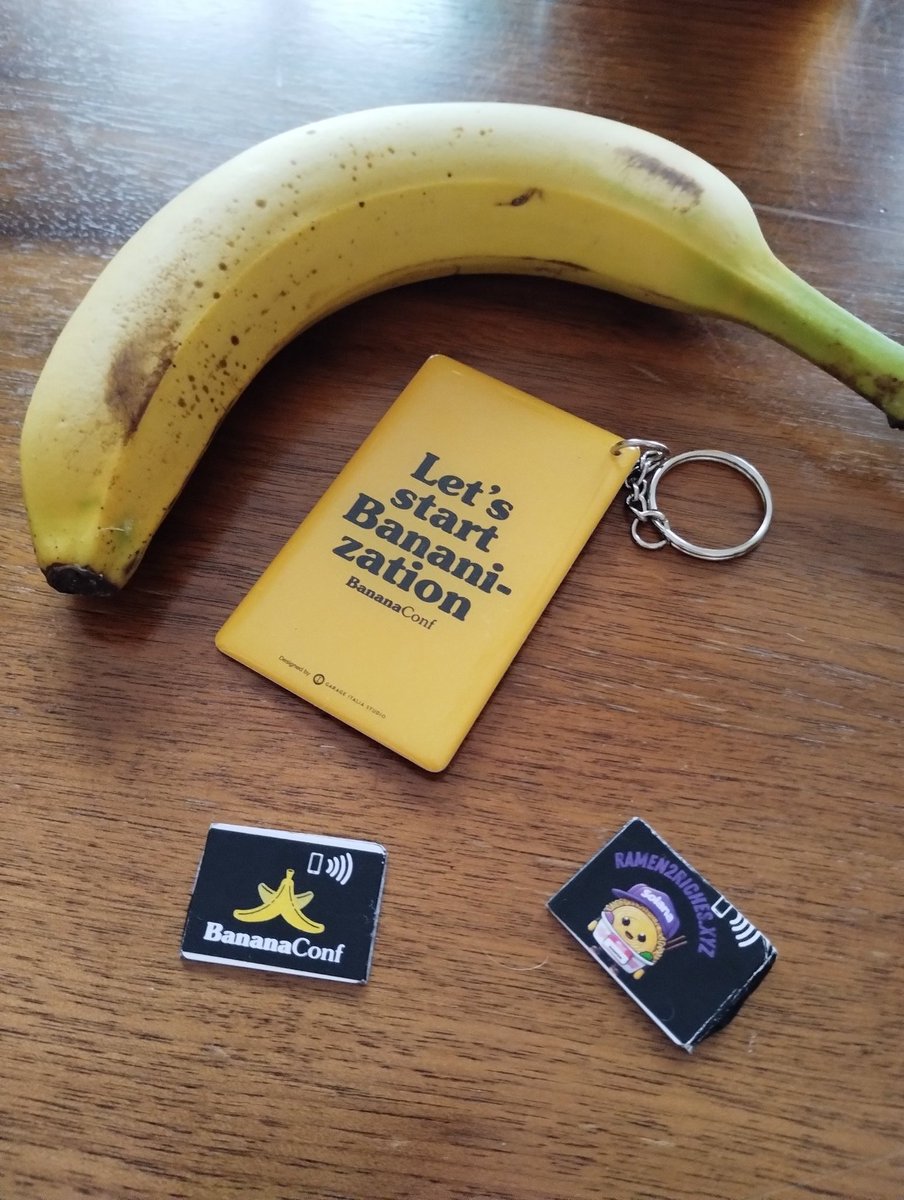 ilo_0x's tweet photo. Found some easter eggs while on @BananaConfXYZ !!
NFC Cards unlock wallets filled with @fearnfts @Ramen2Sol and $STAY
Love this guerilla marketing!!
#bananization https://t.co/EhkGQYZRxb