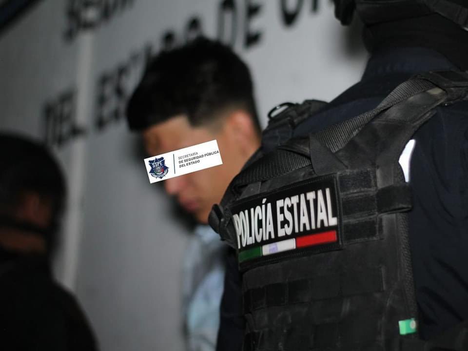📸 | #CiudadJuárez, #Chihuahua Detiene SSPE a hombre con más de 150 bloques de presunta droga en Juárez Elementos de la Secretaría de Seguridad Pública del Estado (SSPE), llevaron a cabo la detención de Pedro M. H. de 19 años de edad, a quien se le aseguraron más de 150 bloques