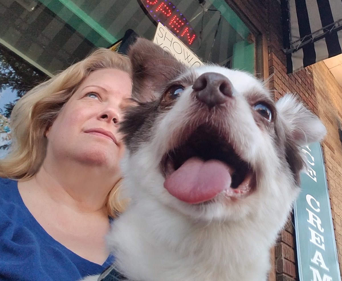 💐Iz yoo ready for Mother's Day??💐 If yoo need a pawsome prezzie to show yoos Mom how Groovy she iz, go to my PINNED tweetee and Enter a Groovy Giveaway thru 4/24!!🎉 ♥️ Dis for #dogsoftwitter AND #CatsOfTwitter ! ♥️ *Dis pic of me & my Mama iz one of my faves!🥰 RETWEET🙏😁♥️🐶