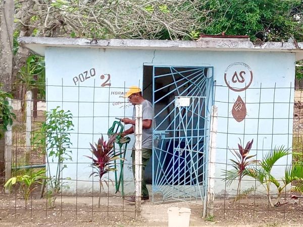 Más  del trabajo de extracción  del equipo de bombeo del pozo 2 de UEB  Najasa, nos ayudó  equipo técnico de la  OBE del territorio. La EAA  Camagüey y sus UEB no se detienen.