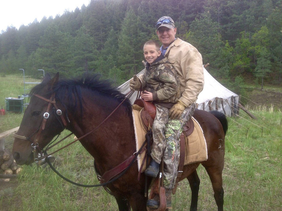 They grow up so fast.

#everthingeichler #fulldrawoutfitters #family #fun #life #outdoorlifestyle #everythingoutdoors #showtheshield #ranch #ranchlife #horses #ranching #guide #guidelife #hornady #outfitters