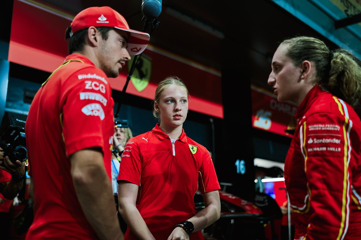 Inspiring meet-ups ❤️ Some more pics when @Charles_Leclerc met our #F1Academy drivers @WeugMaya and Aurelia Nobels 👊 #FDA