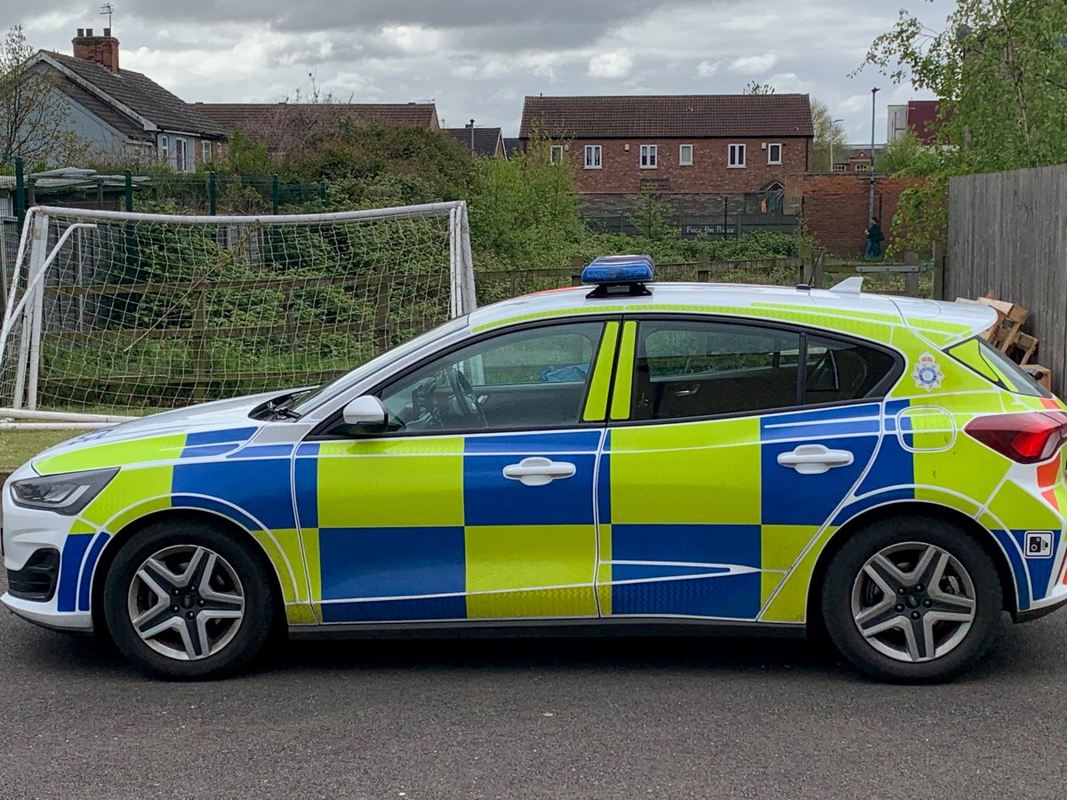 #Crosby

NPT officers PC Sunman and PC Jackson attended Henderson Avenue School this morning as part of their 'Beep Beep Day' to speak with the children about road safety. The children also learned about the role of the police and got to try on some uniform.
👮‍♂️🚔