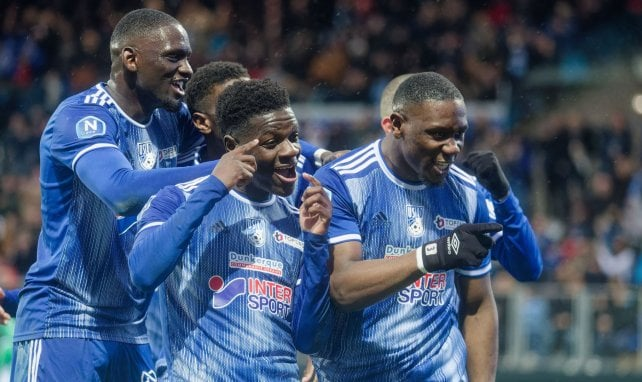 Bordeaux (33) : l’USL Dunkerque signale des « insultes racistes » proférées par un Girondin de Bordeaux à l'encontre d'un de ses joueurs de lors de la 34ème journée de Ligue 2 de football
 fdesouche.com/2024/04/24/bor…