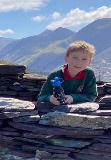YsgLlanllechid's tweet photo. Dosbarth Mrs Tegid a Miss Owena yn Nhalcen y Deyrnas p'nawn yma. 👏
#awyriach
@_OLW_ @yrawrgymraeg @RhAG1 https://t.co/nsNzg4ebP1