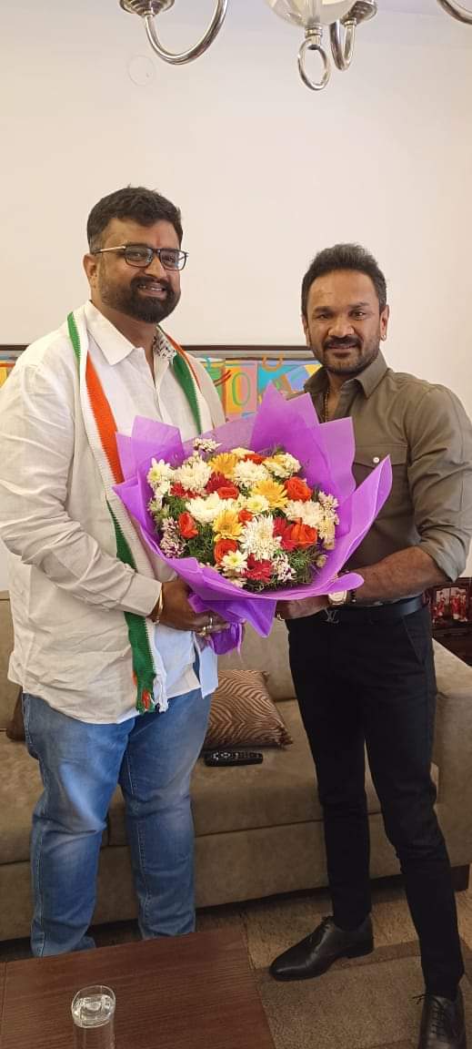 Under the leadership of Hon'ble Energy Min, CEC Member & #SarvagnaNagar MLA Shri. @thekjgeorge & Campaign Committee Co-ordinator, KPCC Sri #RanaGeorge; following leaders joind @INCSarvagna:

1. Mr. #KunwarRakesh (Fmr JDS State Gen Sec) - Marwadi Assoc President, Banaswadi

1/2