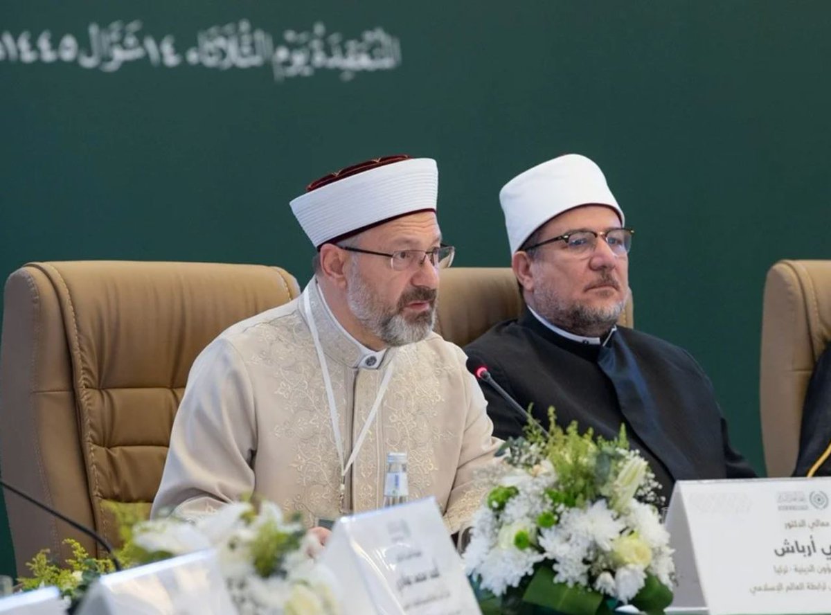 Diyanet İşleri Başkanı Erbaş, Arabistan'da düzenlenen İlim İnsanları toplantısında, Müslüman devletlerin Gazze konusunda daha fazla çaba göstermesi gerektiğini söylemiş Sayın Erbaş, İslam ümmetinin başındaki yöneticiler daha ne yapsın! 'İsrail'e' demir kubbelik vazifesini