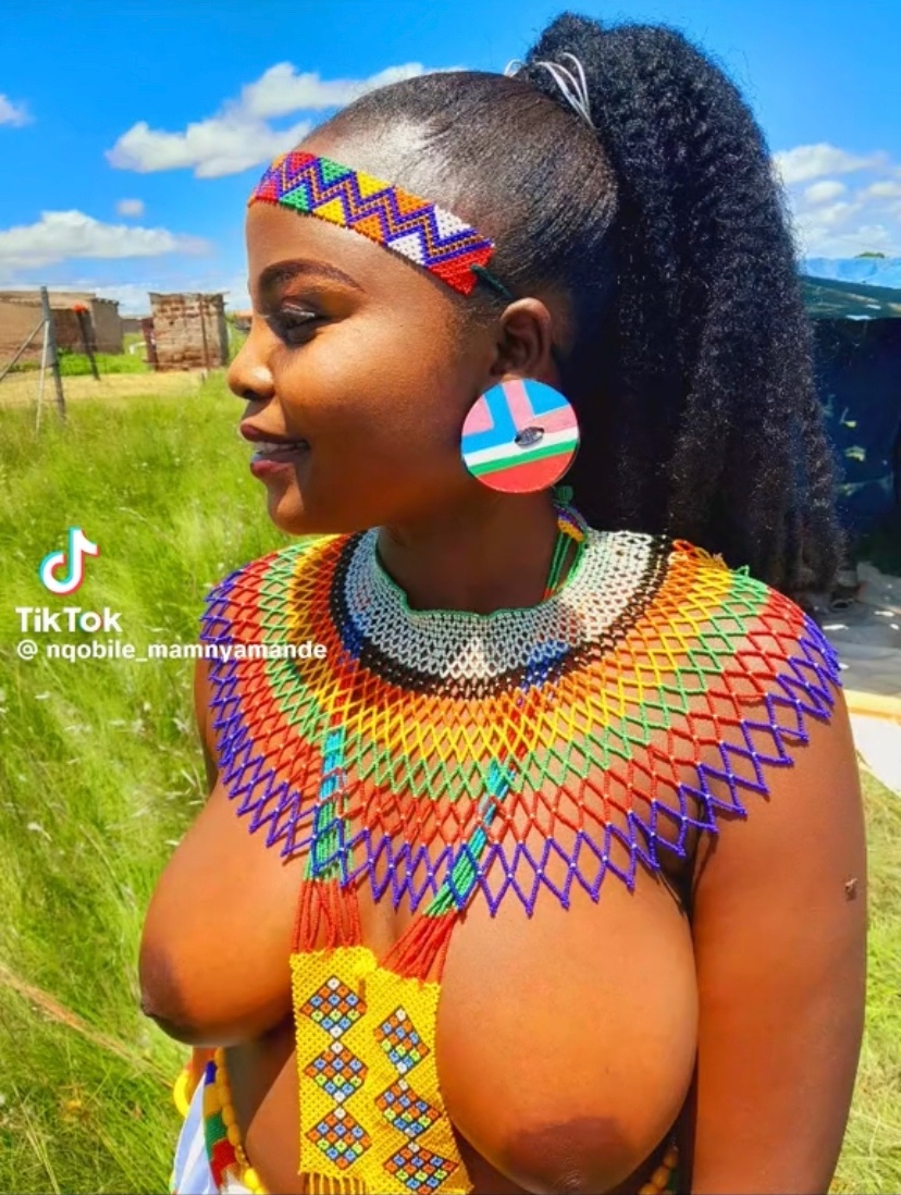 TikTokFlashFind's tweet photo. #tiktokhot  #TikTok #theflashchallenge #flashing
#tiktokfinds #tiktokchallenge #tiktok18 #Trending #TrendingHot #SupportSmallStreamers #Contentcreaters #onlyfans #onlyfansmodel #Seethrough https://t.co/4VUw2RlwXs