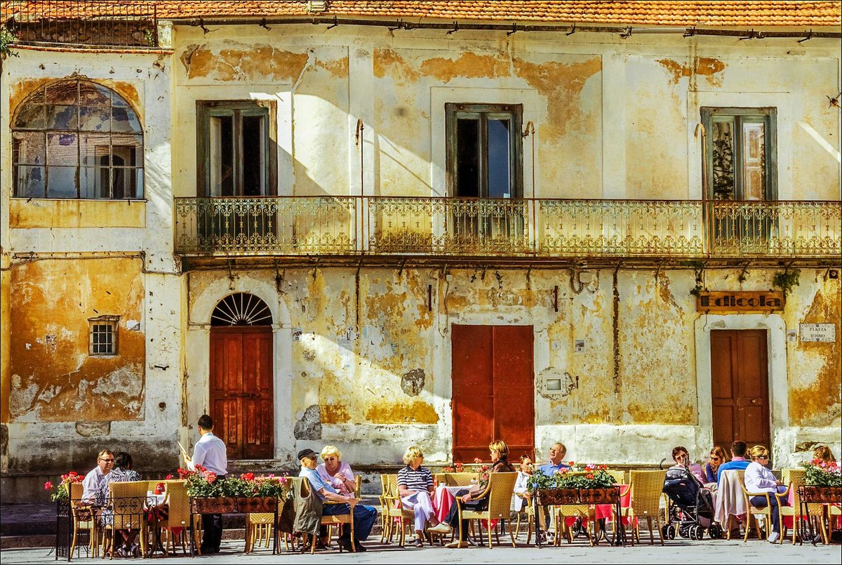 CaterinaMauri's tweet photo. The KIPasti module of #KIParla Corpus is finally online! 63 dinner-table conversations, recorded in 13 Italian regions, 42 hours or transcribed spontaneous speech. Description here 👉https://t.co/poG9CJoKb9 Access to the Corpus here 👉https://t.co/RYJnvjMeEQ https://t.co/XV2M5rMZF7