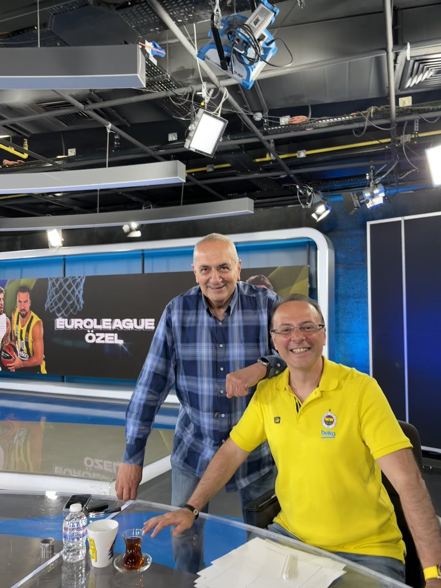 🏀Fenerbahçe Beko Basketbol Takımımız EuroLeague play-off ilk mücadelesinde Monaco'ya konuk oluyor! 🔗Monaco'dan canlı bağlantılar ve maç önü değerlendirmeler, 👤Murat Didin & Kıvanç Özkök ile EuroLeague Özel'de! 📺Şimdi FBTV & @Fenerbahce YouTube & @RadyoFenerbahce'de.