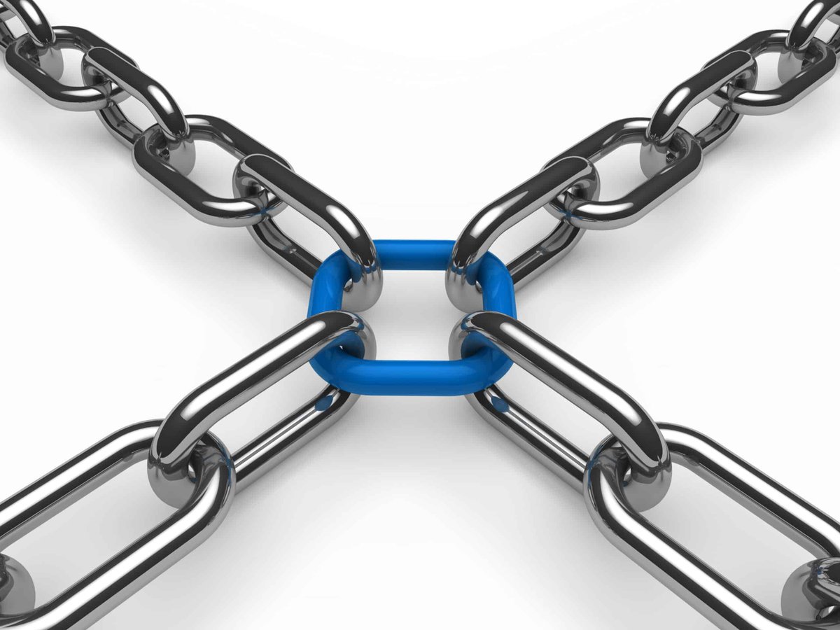 Chainlink Opens Up Its Cross-Chain Interoperability Protocol to All Developers ⛓️ The move by blockchain oracle @Chainlink aims to make it easier for developers to deploy cross-chain smart contracts. @httpsageyd reports 🗞️ Read more: unchainedcrypto.com/chainlink-open…