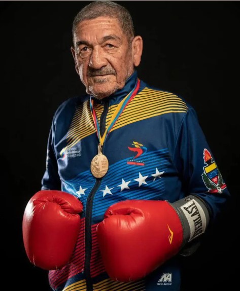 Desde #VALETV, lamentamos el sensible fallecimiento de Francisco 'Morochito' Rodríguez, figura histórica del deporte nacional, primer oro olímpico para Venezuela, alcanzado en boxeo en los JJ.OO. de México 1968. Nuestras condolencias a familiares y amigos. Paz a su alma ✝