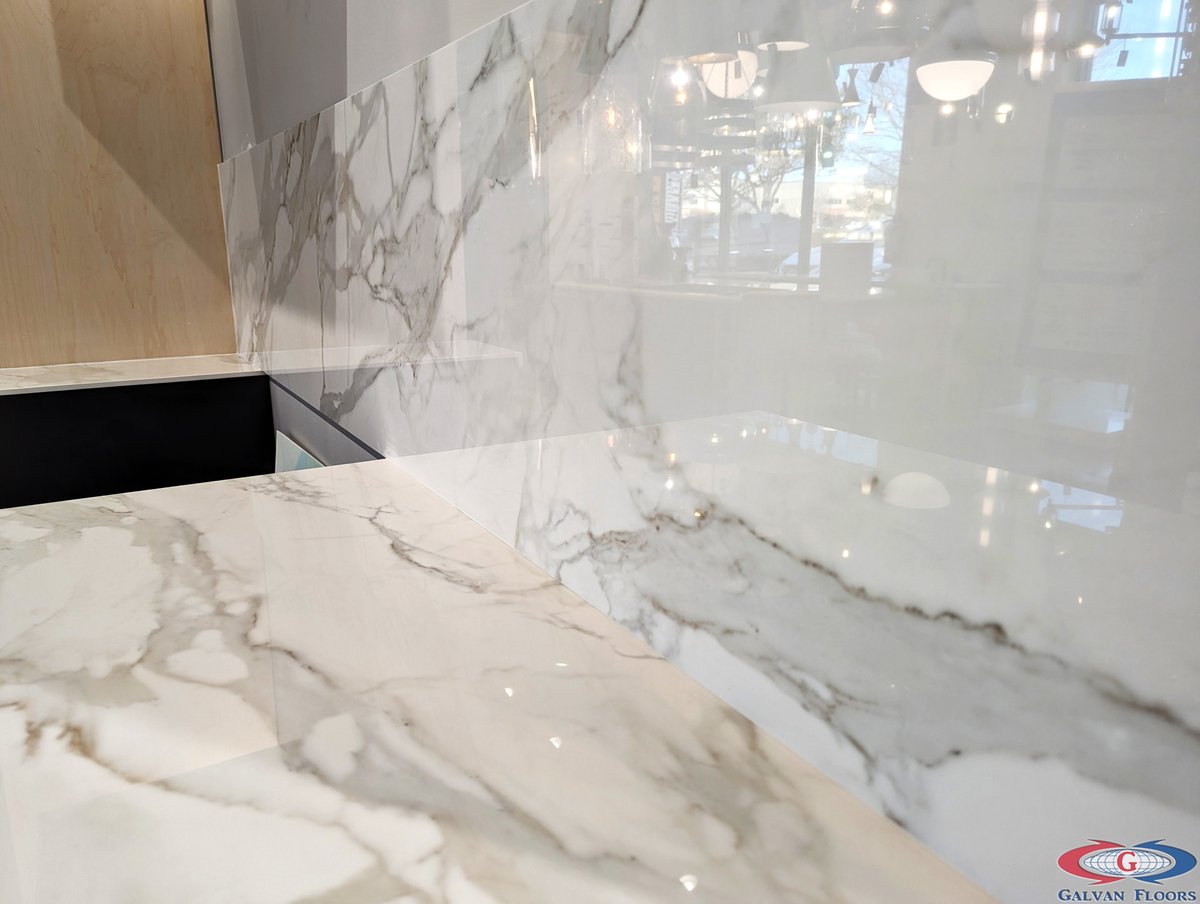 Talk about GLOSS! Look at how reflective this @Dekton  countertop! 
Stop by their showroom to see this new display at the Ferguson in Grapevine!

Dekton XGloss has a strong polished finish that doesn't fade away like other natural stones

#dekton #countertops #cosentino