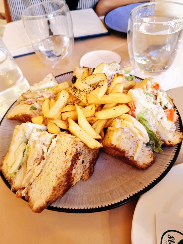 PixieDg's tweet photo. Triple decker sandwich... delicious. 🥪☕ https://t.co/AIdMmaQPds