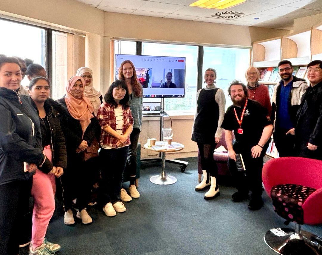 A lovely morning today, spent in great company with <a href="/ManonSteffanRos/">Manon Steffan Ros</a> Marta Listewnik, and Swansea Library's FAN group, who have been reading Llyfr Glas Nebo in Polish, Arabic and Spanish as a part of our pilot project #ReadingWalesInDiverseLanguages 📘🌎🏴󠁧󠁢󠁷󠁬󠁳󠁿🎉