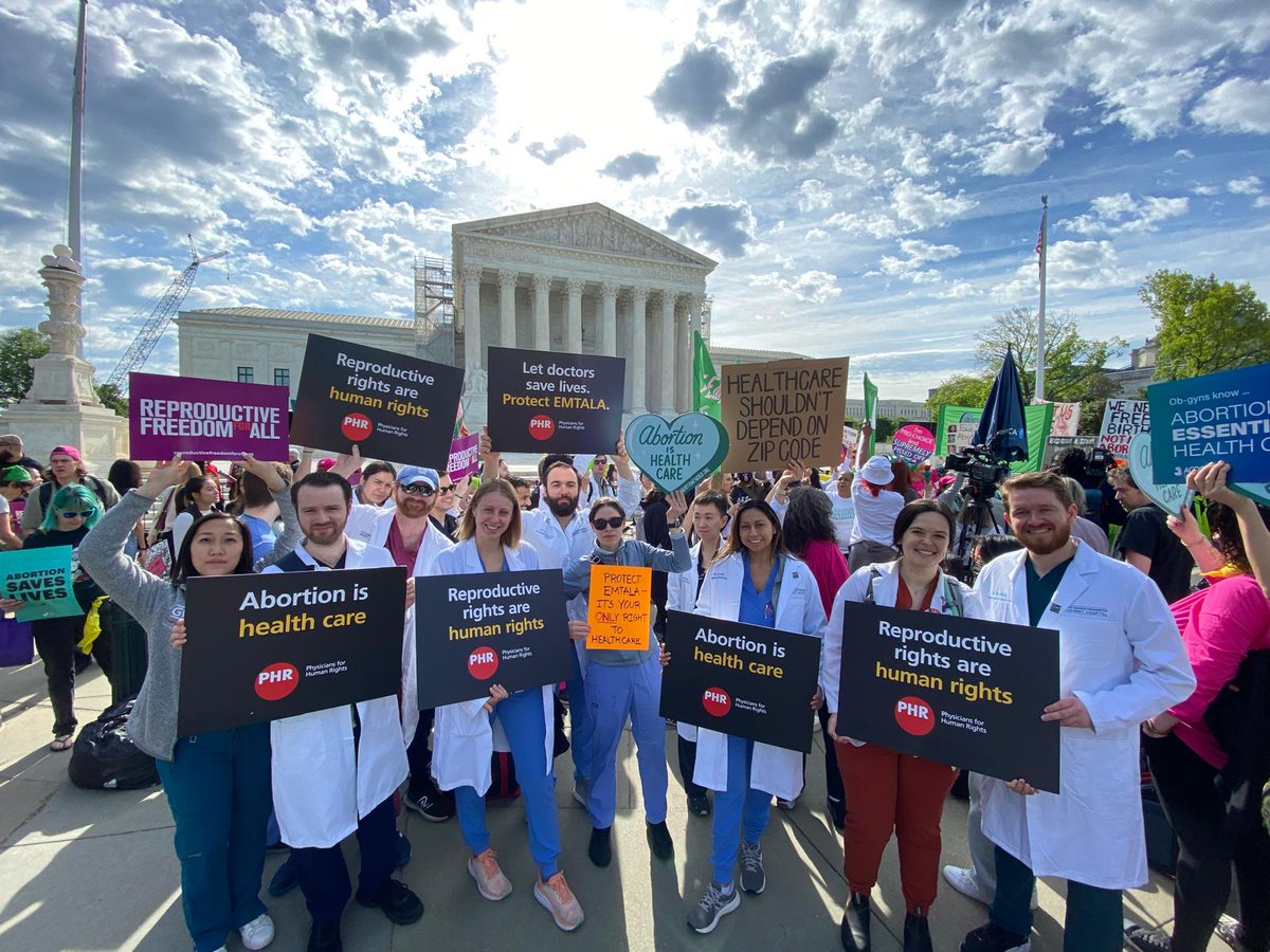 P4HR's tweet image. 🇺🇸 Doctors to #SCOTUS: Abortion = health care. 

♀️ Today, health professionals joined PHR to urge the U.S. Supreme Court to protect #abortion care and block enforcement of Idaho’s abortion ban in emergency rooms. #EMTALA