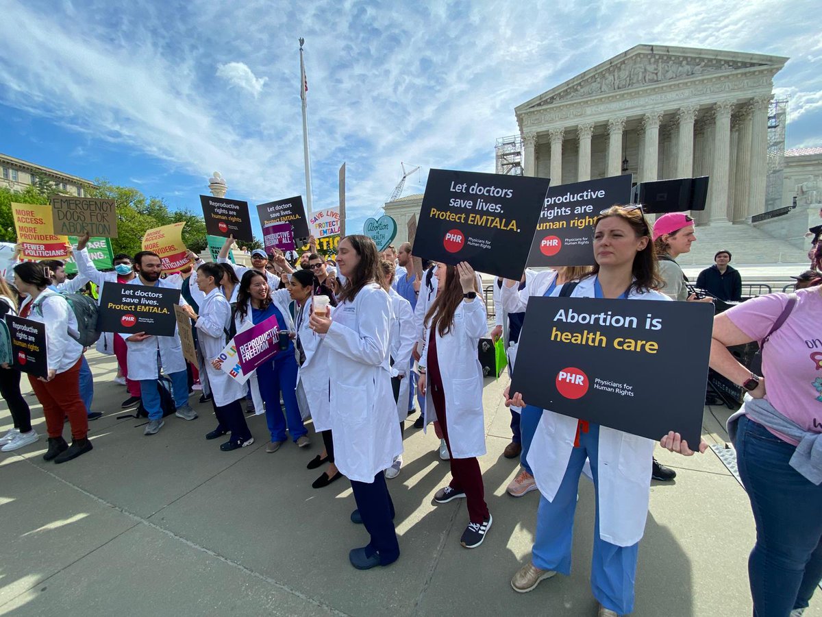 P4HR's tweet image. 🇺🇸 Doctors to #SCOTUS: Abortion = health care. 

♀️ Today, health professionals joined PHR to urge the U.S. Supreme Court to protect #abortion care and block enforcement of Idaho’s abortion ban in emergency rooms. #EMTALA
