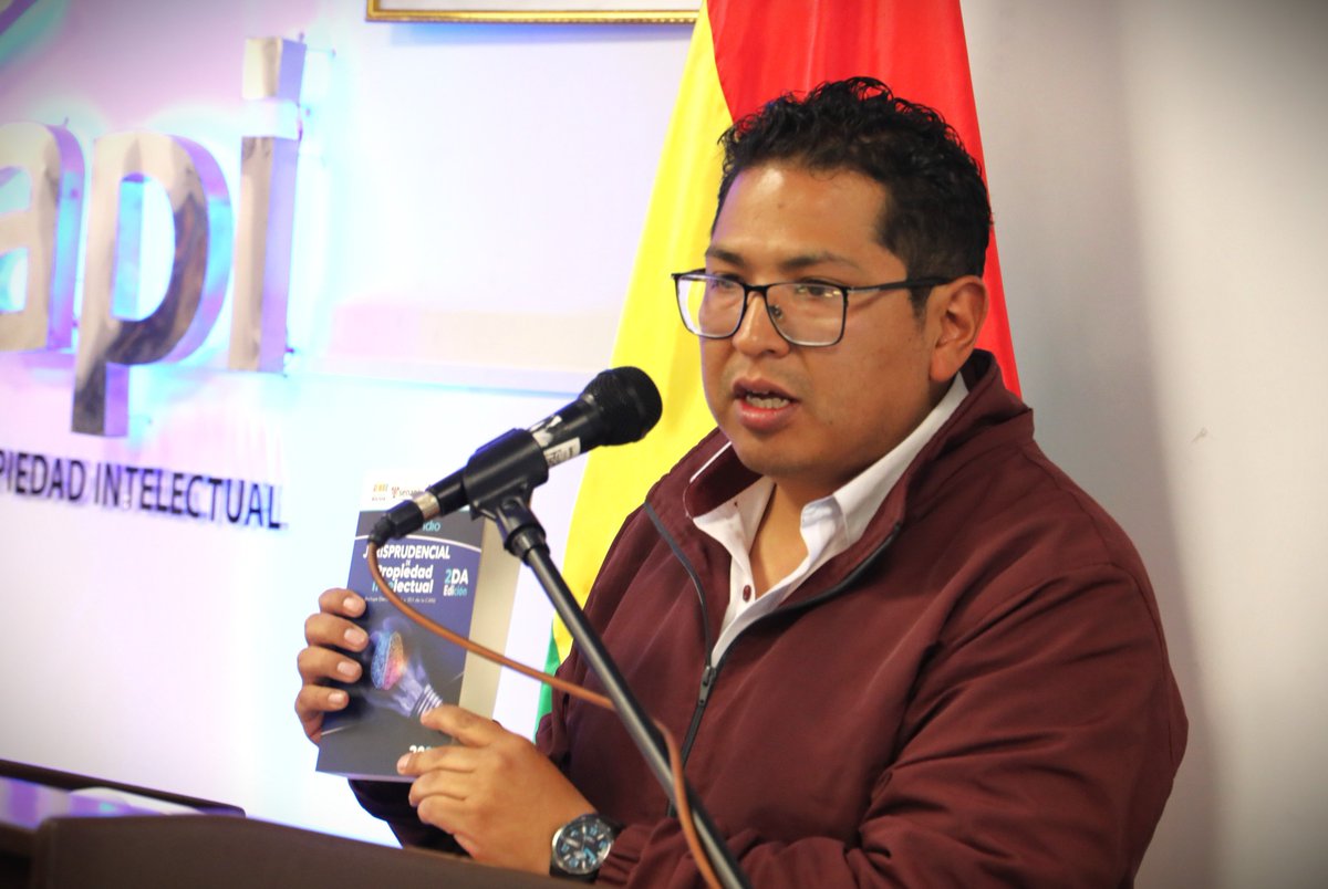 MDPRyABolivia's tweet image. El Gobierno nacional a través del Servicio Nacional de Propiedad Intelectual entregó reconocimiento y resoluciones administrativas de marca y patente a destacados inventores que registraron su creación en el #Senapi.