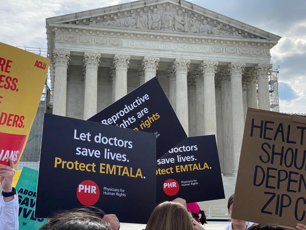 P4HR's tweet image. 🇺🇸 Doctors to #SCOTUS: Abortion = health care. 

♀️ Today, health professionals joined PHR to urge the U.S. Supreme Court to protect #abortion care and block enforcement of Idaho’s abortion ban in emergency rooms. #EMTALA