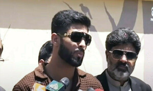 tigerjatt72's tweet photo. حکومت بلوچستان کا کراٹے چیمپیئن شاہ زیب رند کو ملازمت، 20 لاکھ روپے انعام دینے کا اعلان
وزیر اعلیٰ بلوچستان نے بھارتی کراٹے کامبیٹ کھلاڑی کو شکست دینے والے شاہ زیب رند سے ملاقات میں بیرون ملک تربیت کے اخراجات بھی ادا کرنے کا اعلان کیا۔
#hamas #SAYI #earthquake https://t.co/NGlOr3iqf5