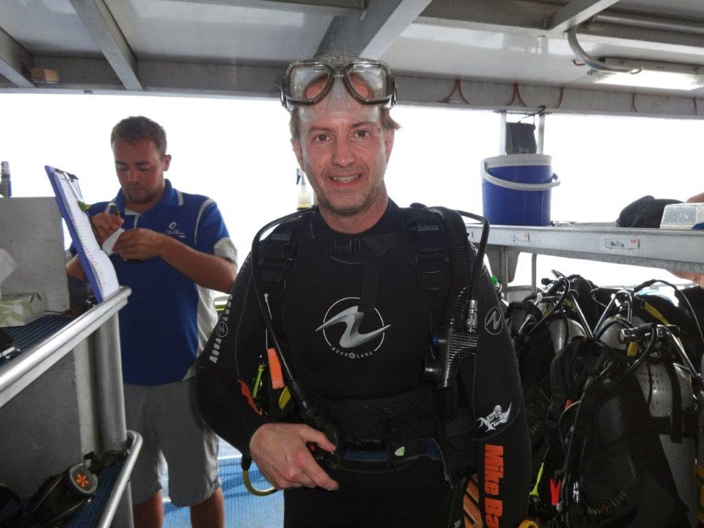 Introducing our longest-tenured volunteer! 🌟 #VolunteerAppreciationWeek celebrates individuals who generously give their time to support our shared purpose. Meet Warren Hogg, a steadfast dive volunteer of 29 years! Thank you Warren, for your ongoing support of the Aquarium! 🐠