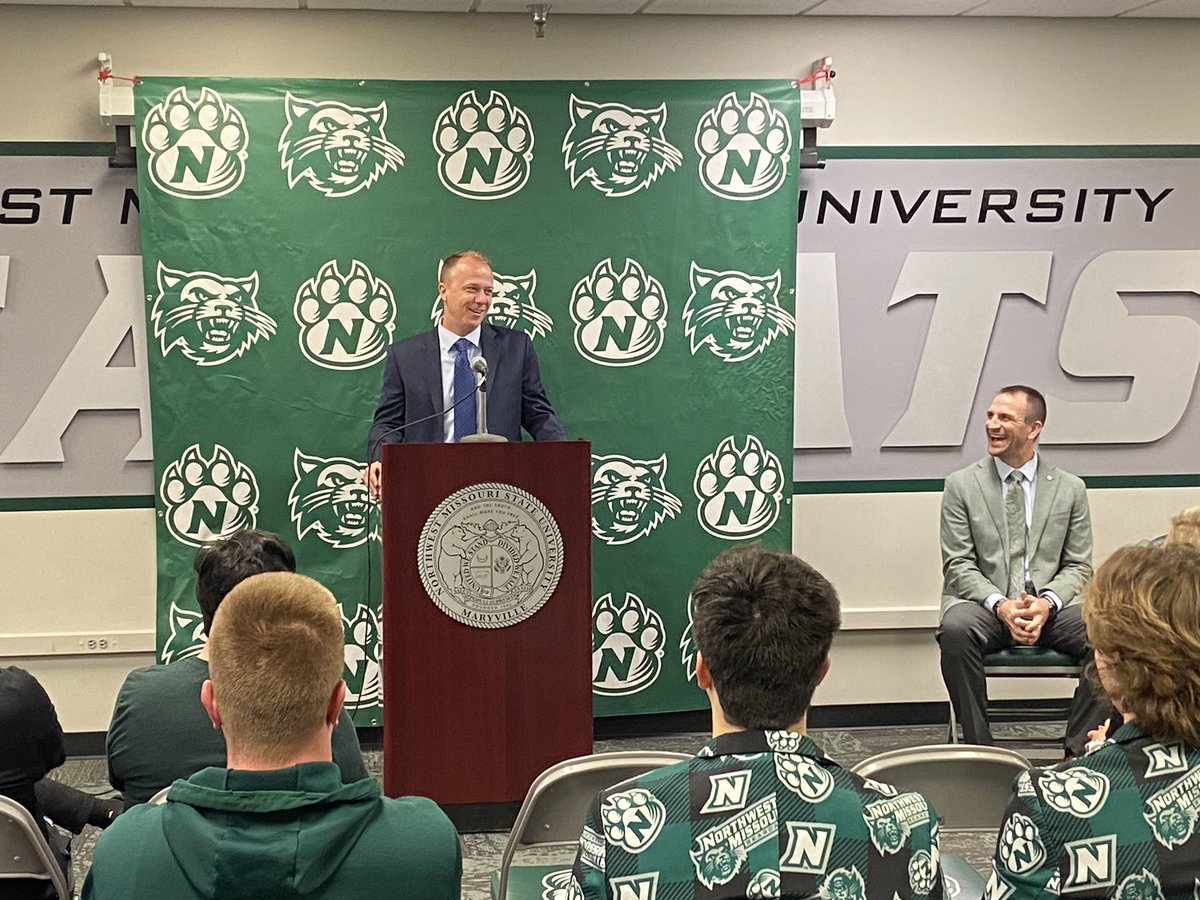 New Northwest Missouri State men’s basketball coach Matt Keeley is having his introductory press conference this morning in Maryville! 🏀 Hear from Keeley tonight on @KQ2SPORTS! @NWBearcatMBB @MattKeeleyCoach