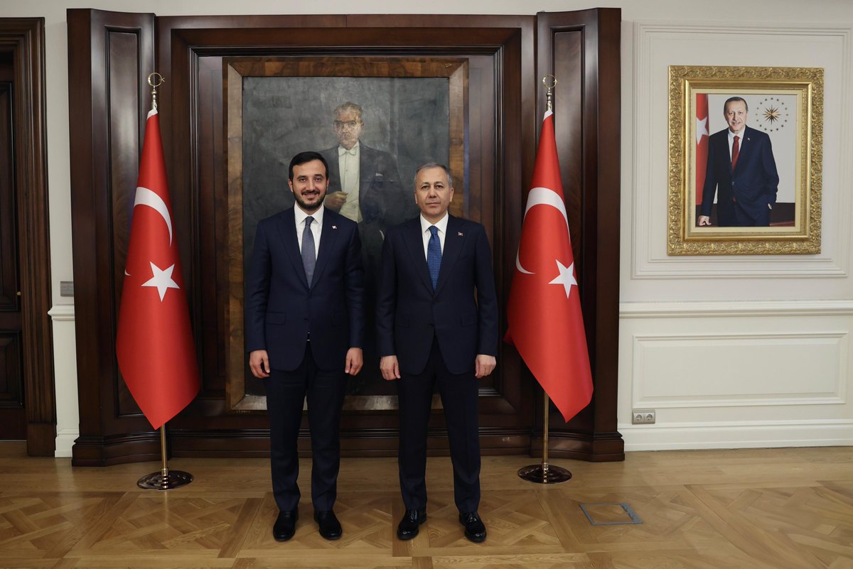 İçişleri Bakanımız Sn. @AliYerlikaya ’yı ziyaret ederek Bağcılar’ımızdaki çalışmalarımıza dair verimli bir görüşme gerçekleştirdik. Sn. Bakanımıza nazik misafirperverliği için teşekkür ediyor, çalışmalarında başarılar diliyorum. 📍İçişleri Bakanlığı / Ankara