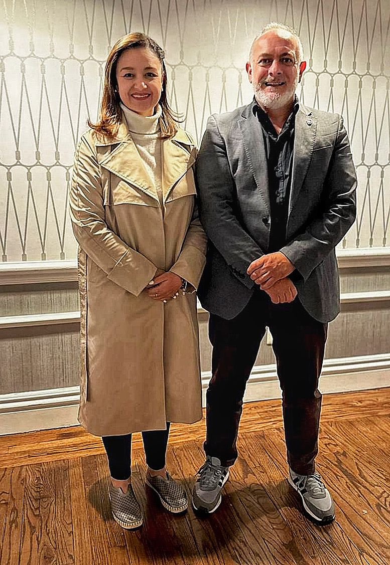 MinDeporteCol's tweet photo. El responsable de Desarrollo Tecnológico de @Fun_Realmadrid, Alberto Pulido, en reunión con la ministra @LuzCristinaLT, socializó para 🇨🇴 el proyecto #SportValues, plataforma interactiva cuyo propósito es aportar a la democratización del deporte a través de un campus virtual. https://t.co/zFOiaH4pH8