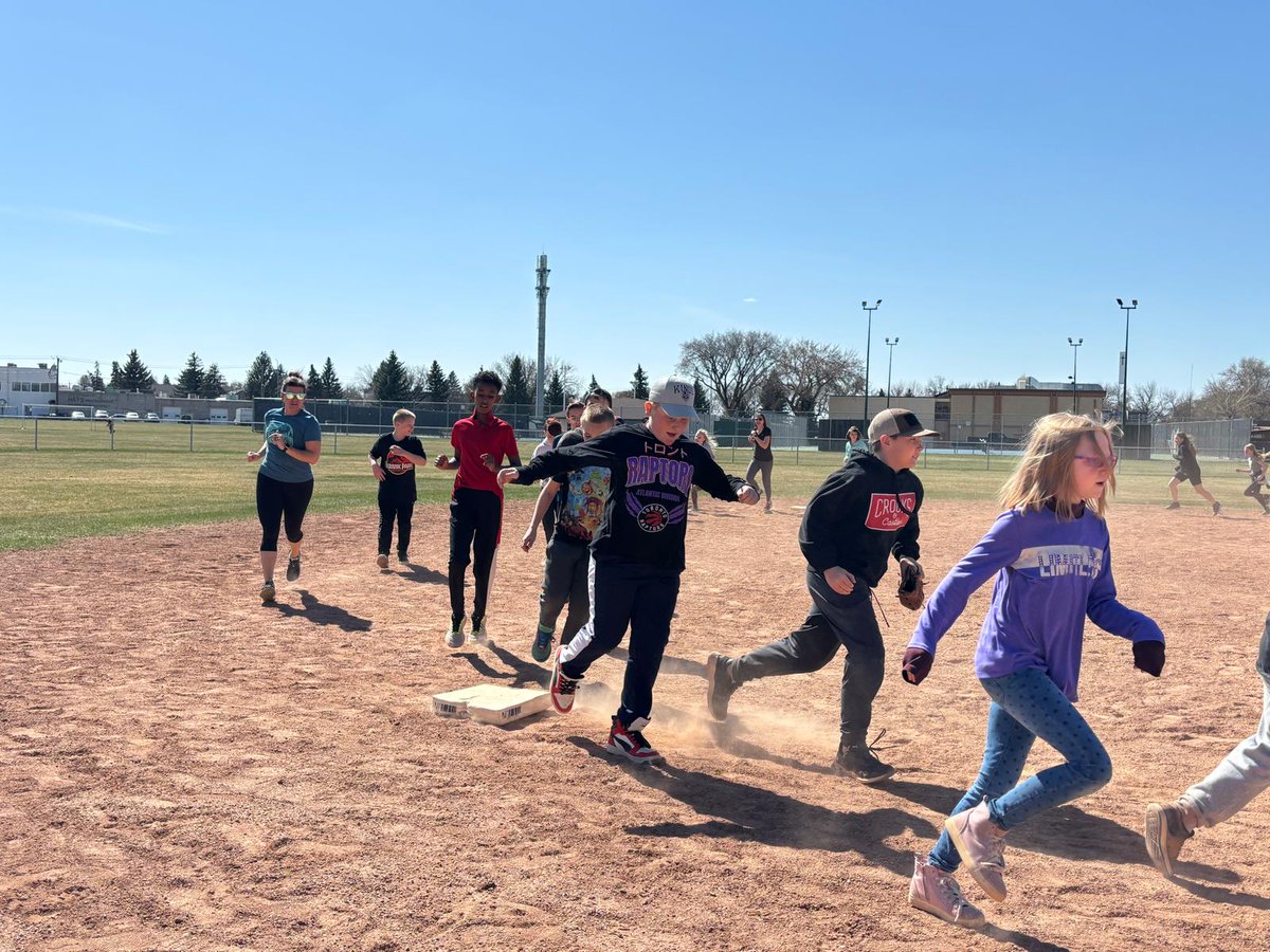 After School Baseball from <a href="/JaysCare/">Jays Care Foundation</a> has kicked off in Medicine Hat! ⚾️

47 students have registered to embrace a new sport and get active outside! Great work!