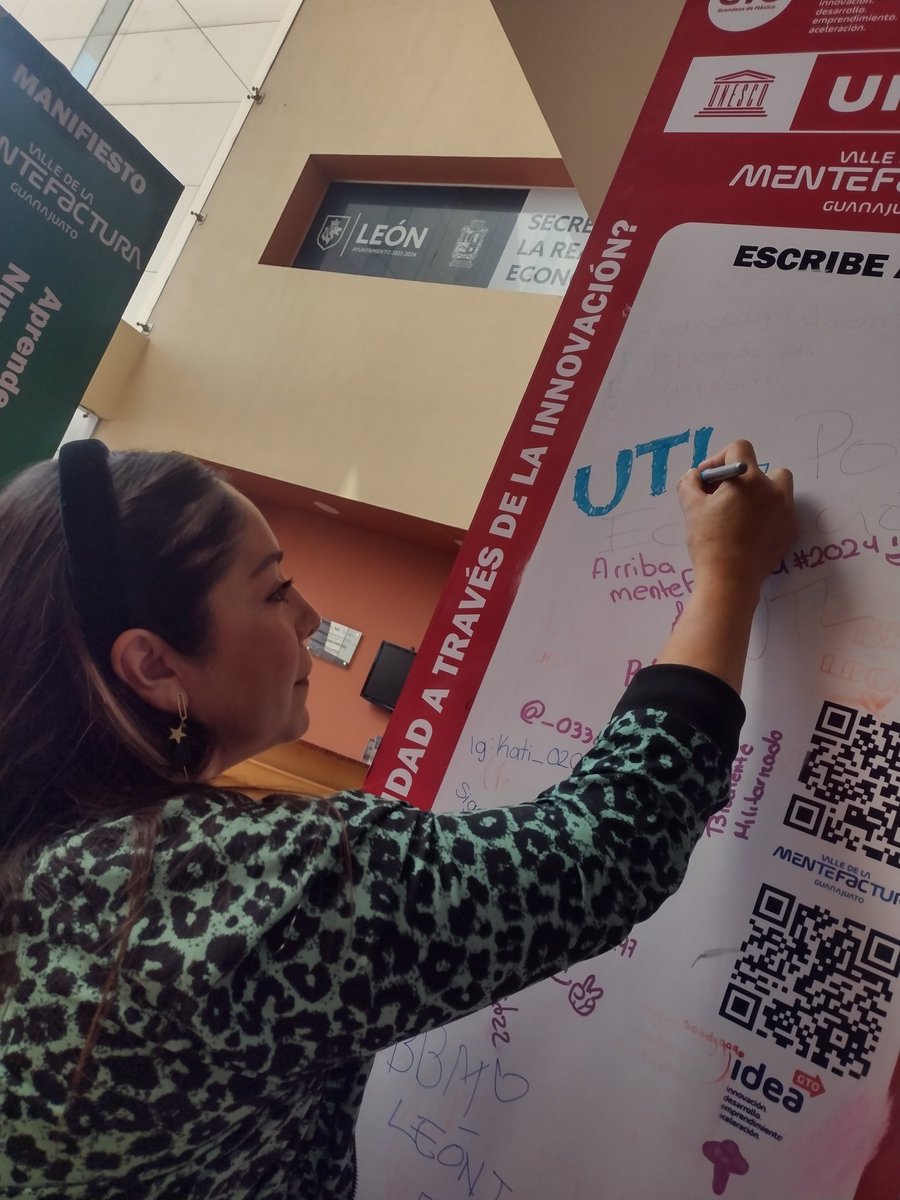 anahitinocot's tweet photo. @UTLmex presente en el dia de #mentefactura con lon los profesores y alumnos de #EVND https://t.co/QEu9XFvJFG