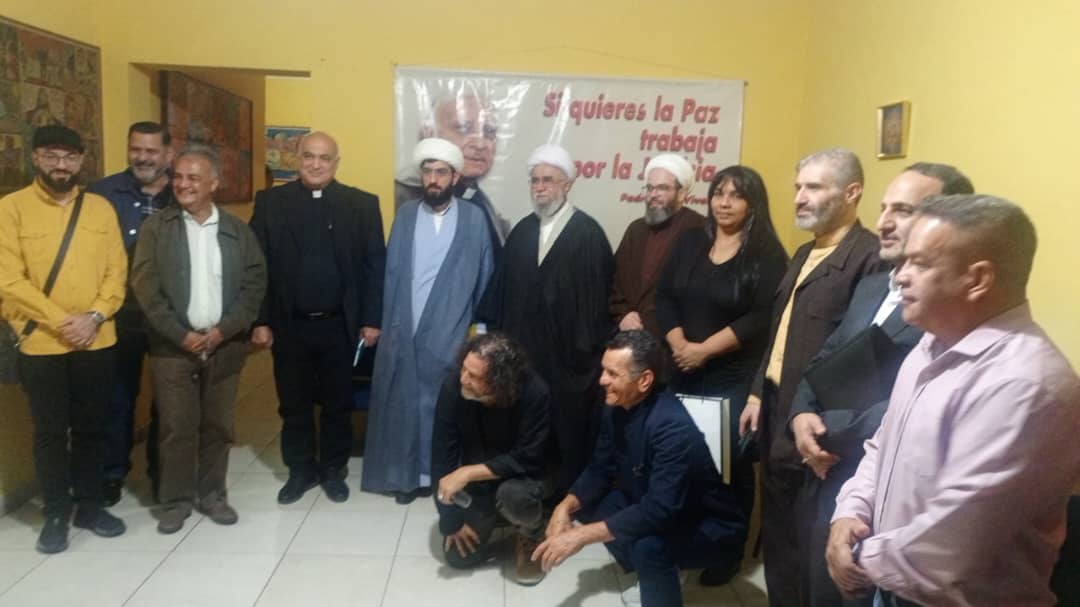 fundalatin's tweet photo. Fundalatin -integrante de la Red Ecuménica de Venezuela- sostuvo un encuentro con el líder religioso Ayatolá Ramadani, secretario general de la Asamblea Mundial de Ahl ul-Bayt, para promover un diálogo interreligioso, el respeto a las diferencias y una convivencia pacífica. https://t.co/LFrYiXGNOV