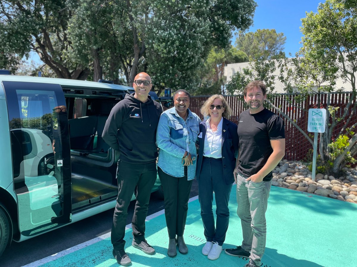 Last week we had the pleasure of inviting Ann Carlson, former Acting Administrator at NHTSA, to speak to our crew about road safety and the positive impact that AVs can have on our cities. We also took her for her first ride! Thank you for stopping by, Ann. 💚